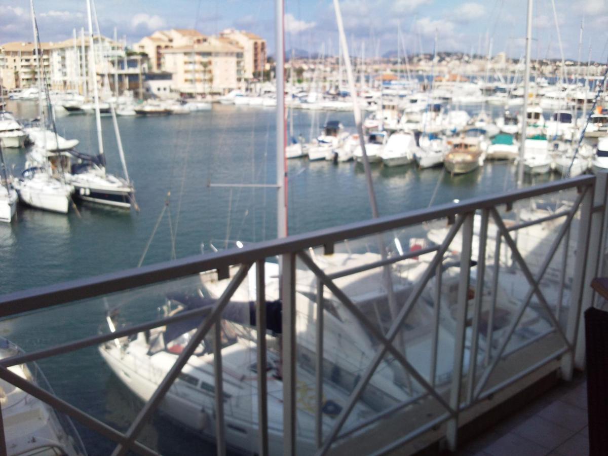 Port Frejus Cap Hermes Vue Mer Et Port Pieds Dans L'Eau Piscine Pkg 外观 照片